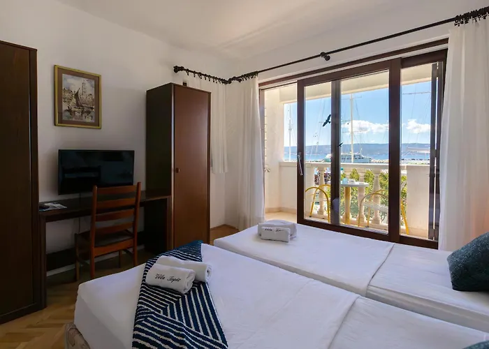 Sunny Bay Apartments